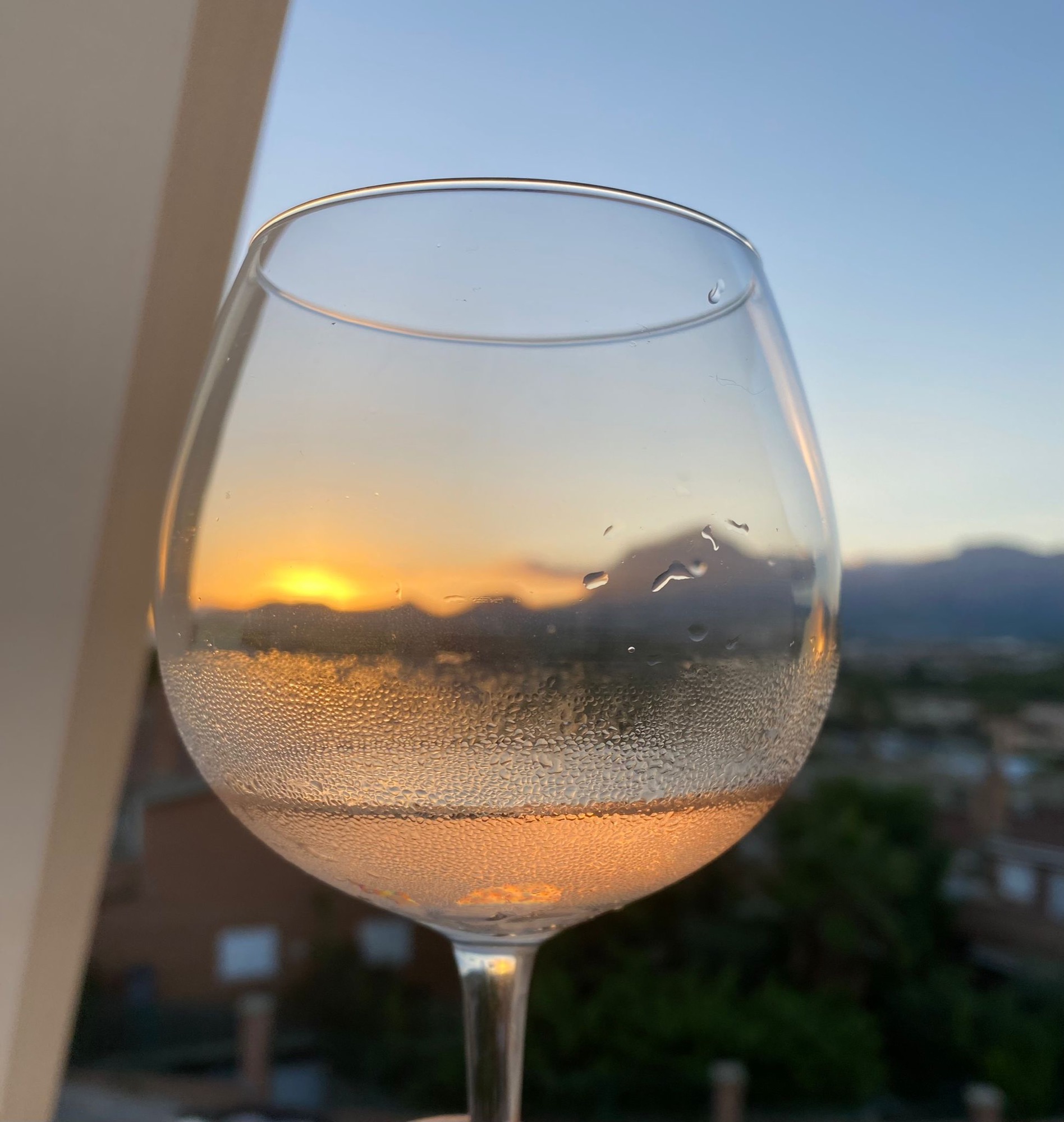 Zonsondergang vanaf het balkon